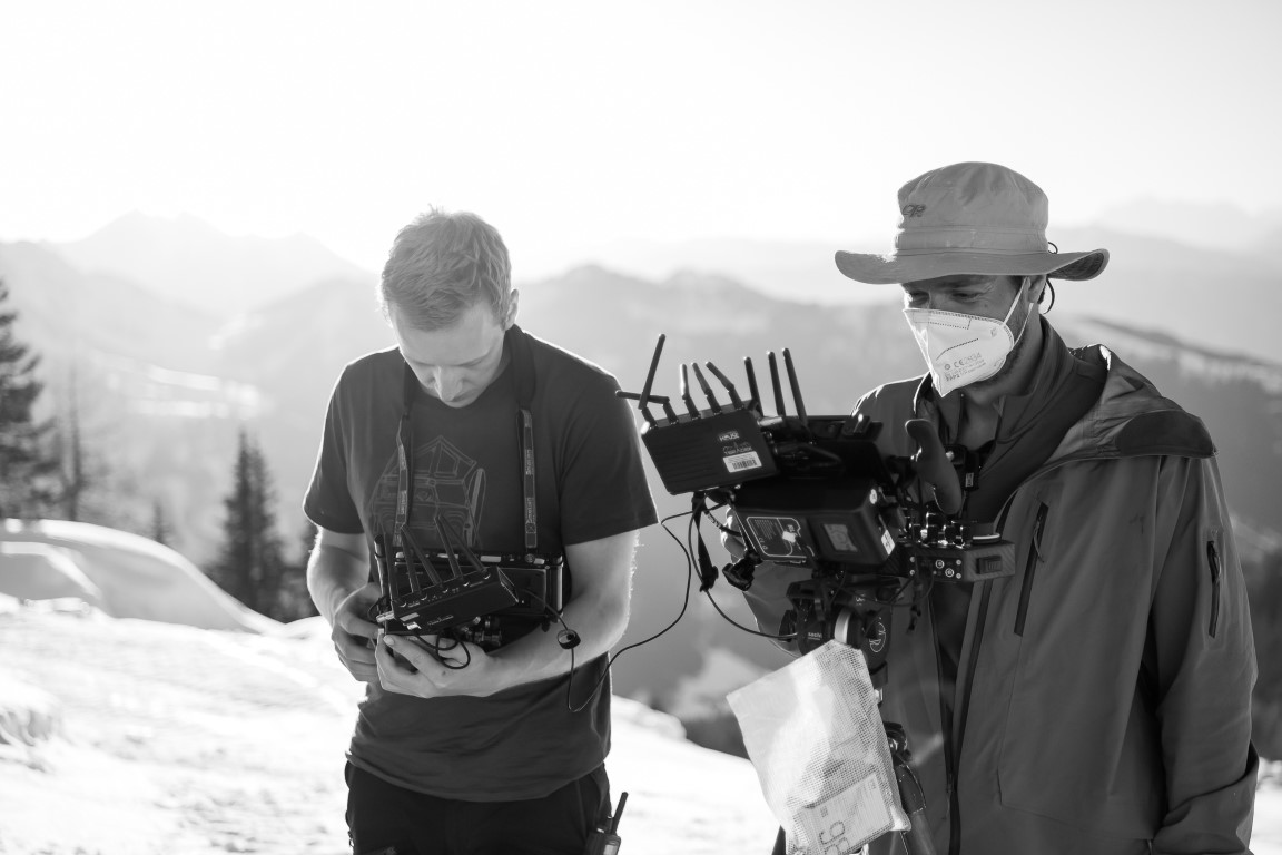 Reverse Snowboard Making Of Simon als Director